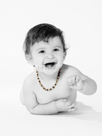Foto Hüss - Portrait - Baby - Newborn - fröhlich