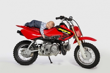 Foto Hüss - Portrait - Baby - Newborn - Motorrad - Biker
