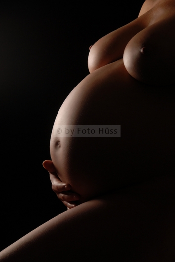 Foto Hüss - Portrait - Babybauch - Schwanger - ein Kind erwarten