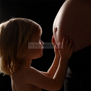Foto Hüss - Portrait - Babybauch - Schwanger - ein Kind erwarten - fühlen