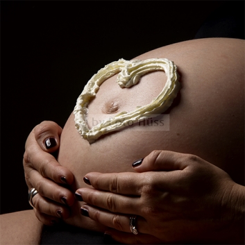 Foto Hüss - Portrait - Babybauch - Schwanger - ein Kind erwarten - Herz